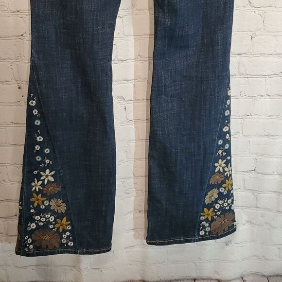 Wrangler embroidered flare leg jeans size 3 - Picture 9 of 13